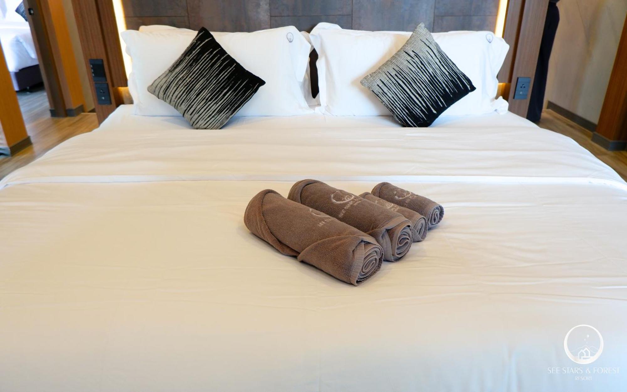 See Stars & Forest Resort Amphoe Sawang Daen Din Esterno foto