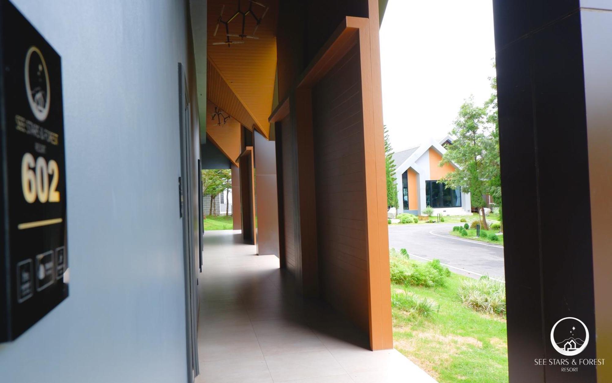 See Stars & Forest Resort Amphoe Sawang Daen Din Esterno foto