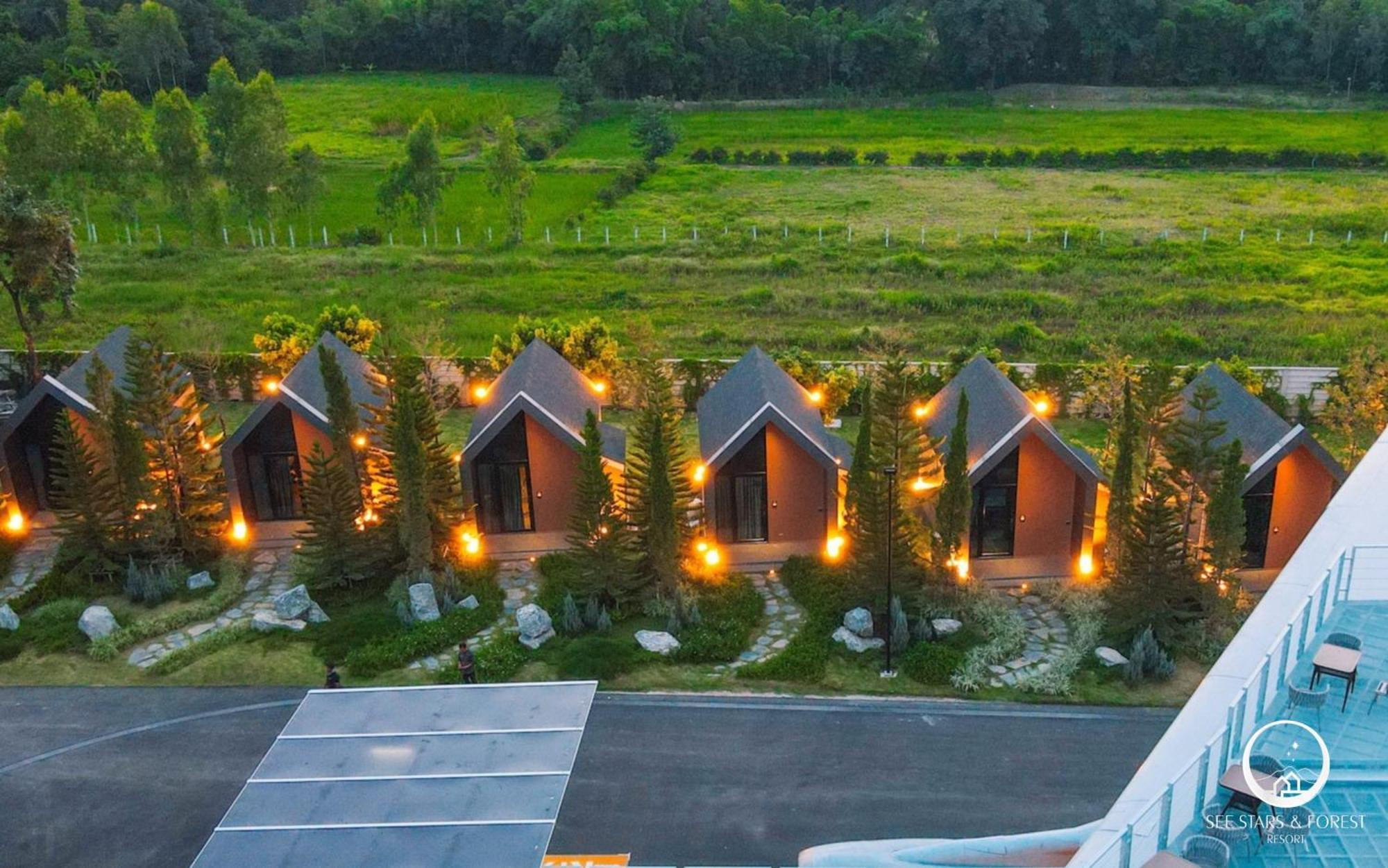 See Stars & Forest Resort Amphoe Sawang Daen Din Esterno foto